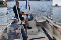 М. Дніпро: водолази-рятувальники дістали з річки тіло чоловіка