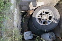 М. Дніпро: рятувальники дістали чотирилапу із занедбаного колодязя