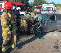 Рятувальники ліквідували наслідки автопригоди в Калуському районі за участю легкового автомобіля та потяга