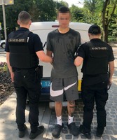 У Львові поліцейські оперативно затримали зловмисника за підозрою у жорстокому побитті чоловіка у підземному переході