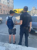 Пограбував на вокзальній станції та втік: поліцейські Дніпра затримали 24-річного зловмисника