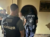 На Закарпатті затримано зловмисника, який за 20 тисяч Євро намагався переправити через державний кордон України п'ятьох чоловіків