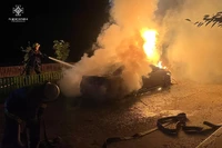 Кременчук: рятувальники ліквідували пожежу в автомобілі