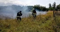 На Шосткинщині ліквідувавши загоряння сухої рослинності вогнеборці врятували від знищення чотири житлових будинки та лісові насадження