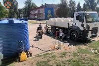 Надзвичайники продовжують підвозити воду до зневоднених населених пунктів Дніпропетровщини