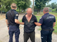 Корюківські поліцейські затримали торгівця зброєю та боєприпасами