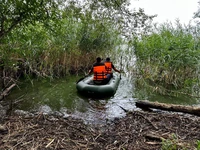 Житомирський район: рятувальники дістали тіло людини з річки