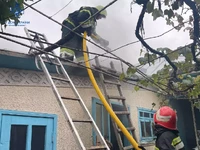 Дністровський район: вогнеборці врятували від знищення господарську будівлю