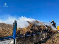 Черкаський район: рятувальники ліквідували пожежу тюків із соломою