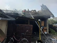 Золочівський район: вогнеборці врятували від вогню 3 житлових будинки та господарську будівлю