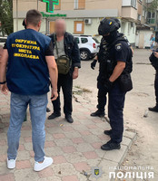 Переробляли та збували зброю і боєприпаси – у Миколаєві поліцейські затримали двох місцевих мешканців