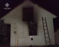 На Яворівщині вогнеборці ліквідували пожежу в літній кухні.