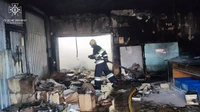 Житомир: триває ліквідація пожежі на фабриці у Житомирі
