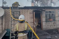 Синельниківський район: надзвичайники ліквідували пожежу у приватному будинку