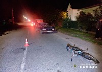 Поліцейські розслідують ДТП на Вижниччині, в якій травмувався велосипедист