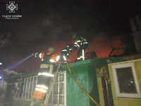 М. Куп’янськ: вогнеборці ліквідували пожежу на території приватного домоволодіння, яка виникла внаслідок короткого замикання