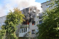 М. Львів: під час ліквідації пожежі в квартирі вогнеборці вивели на свіже повітря 12 людей, з них 1 дитина