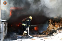 Дніпровські вогнеборці ліквідували пожежу в нежитловій будівлі