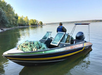 Антибраконьєрські рейди поліції на водоймах Полтавщини: виявлено човен з 11 мішками риби та вилучено кілометр браконьєрських сіток
