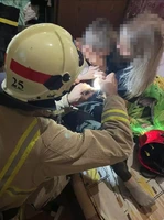 У Рівному рятувальники надали допомогу по звільненню пальця дитини із металевої пластини