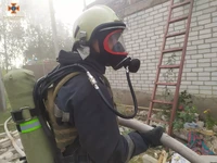 На Сумщині рятувальники приборкали масштабні пожежі, що спричинив масований ворожий обстріл