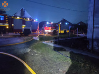На Берегівщині рятувальники ліквідували значну пожежу в будинку