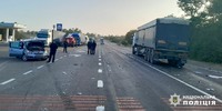 Кермувальницю легковика травмовано унаслідок зіткнення з вантажівкою: поліцейські розслідують обставини ДТП на трасі Одеса – Рені