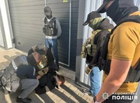 У Хмельницькому працівники кримінальної поліції затримали чоловіка, який вимагав у місцевого жителя 60 тисяч гривень неіснуючого боргу