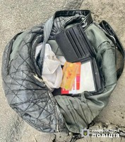 В Одесі поліцейські затримали кишенькову злодійку, яка обікрала у маршрутці літнього пасажира