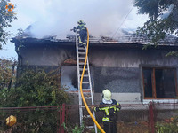 У Королеві на Берегівщині рятувальники ліквідували значну пожежу в будинку