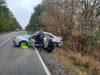 На Полтавщині поліція з’ясовує обставини дорожньо-транспортної пригоди, в якій загинула пасажирка легковика