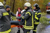 Дніпровський район: рятувальники надали допомогу жінці, яка постраждала внаслідок дорожньо-транспортної пригоди