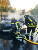 Мукачівські рятувальники ліквідували пожежу в легковому авто