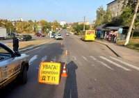 Поліцейські Київщини розслідують ДТП, у якій водій вантажівки скоїв наїзд на жінку
