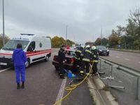 Рівненський район: рятувальники деблокували травмовану пасажирку із понівеченого внаслідок ДТП автомобіля, водій загинув на місці