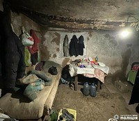 На Дніпропетровщині правоохоронці викрили 51-річного чоловіка, який вербував людей і тримав їх у трудовому рабстві