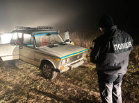 Розправилися з чоловіком та угнали його автівку: у Чернігівському районі поліцейські затримали двох нападників