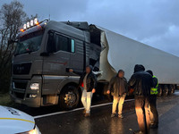Поліція Закарпаття затримала водія вантажівки, який спричинив смертельне ДТП на трасі «Київ-Чоп»