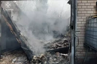 М. Кривий Ріг: вогнеборці загасили палаючий гараж