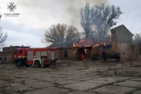 Нікопольський район: рятувальники ліквідували пожежу в покинутій будівлі
