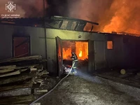 Рятувальники Надвірнянщини ліквідували пожежу будівлі столярного цеху в Ланчинській ТГ