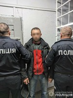 Поліція Ужгорода затримала зловмисника, який завдав ножове поранення місцевому жителю