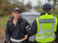 На Чернігівщині поліцейські затримали підозрюваного у крадіжці автівки односельця