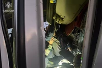 М. Нікополь: рятувальники деблокували водія з пошкодженого внаслідок ДТП автобусу