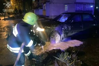 М. Павлоград: надзвичайники ліквідували загорання легкового автомобіля