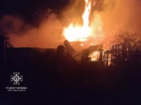 Кропивницький район: рятувальники ліквідували пожежу на території приватного домоволодіння
