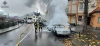 Вогнеборці ліквідували пожежу автомобіля в місті Коломия