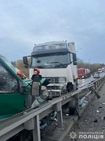 Поліцейські розслідують обставини ДТП на об'їзній дорозі у Вінниці за участі чотирьох автомобілів