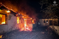 Горіли житлові будинки та споруди: вогнеборці Хмельниччини ліквідували три пожежі
