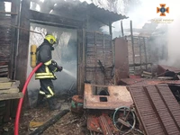 Олександрійський район: рятувальники загасили пожежу на території приватного домоволодіння